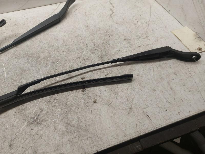 Braccio tergicristallo anteriore sinistro CITROEN C3 3 PHASE 2 Diésel - 1