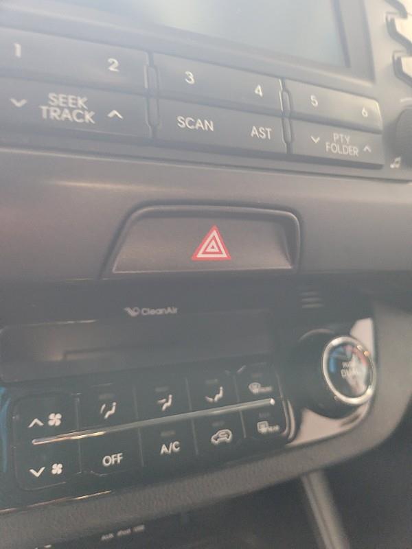 Bouton de warning KIA SPORTAGE 3 PHASE 1 Diesel - 1