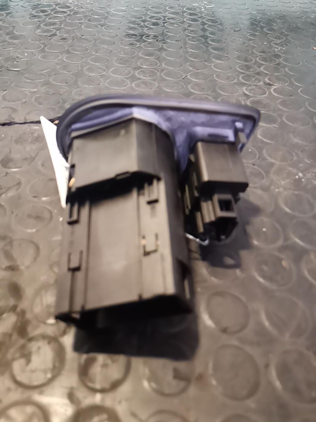 Commande de phare SEAT IBIZA 4 PHASE 2 Diesel - 1