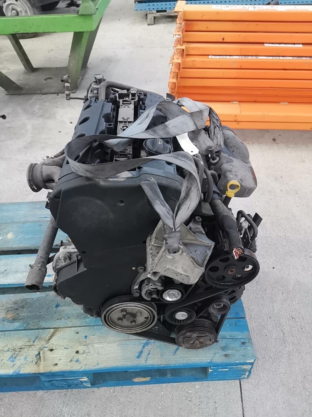 Moteur PEUGEOT 806 PHASE 2 Essence - 1
