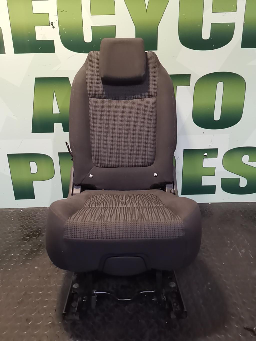 Siege arriere central PEUGEOT 5008 1 PHASE 1 Diesel - 1