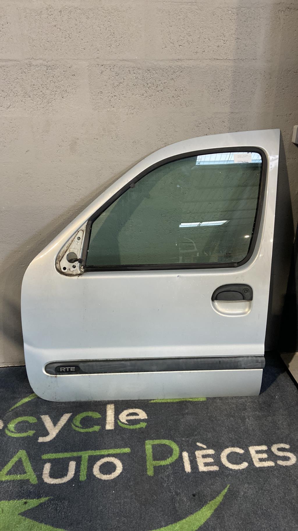 Porte avant gauche RENAULT KANGOO 1 PHASE 1 Essence - 1