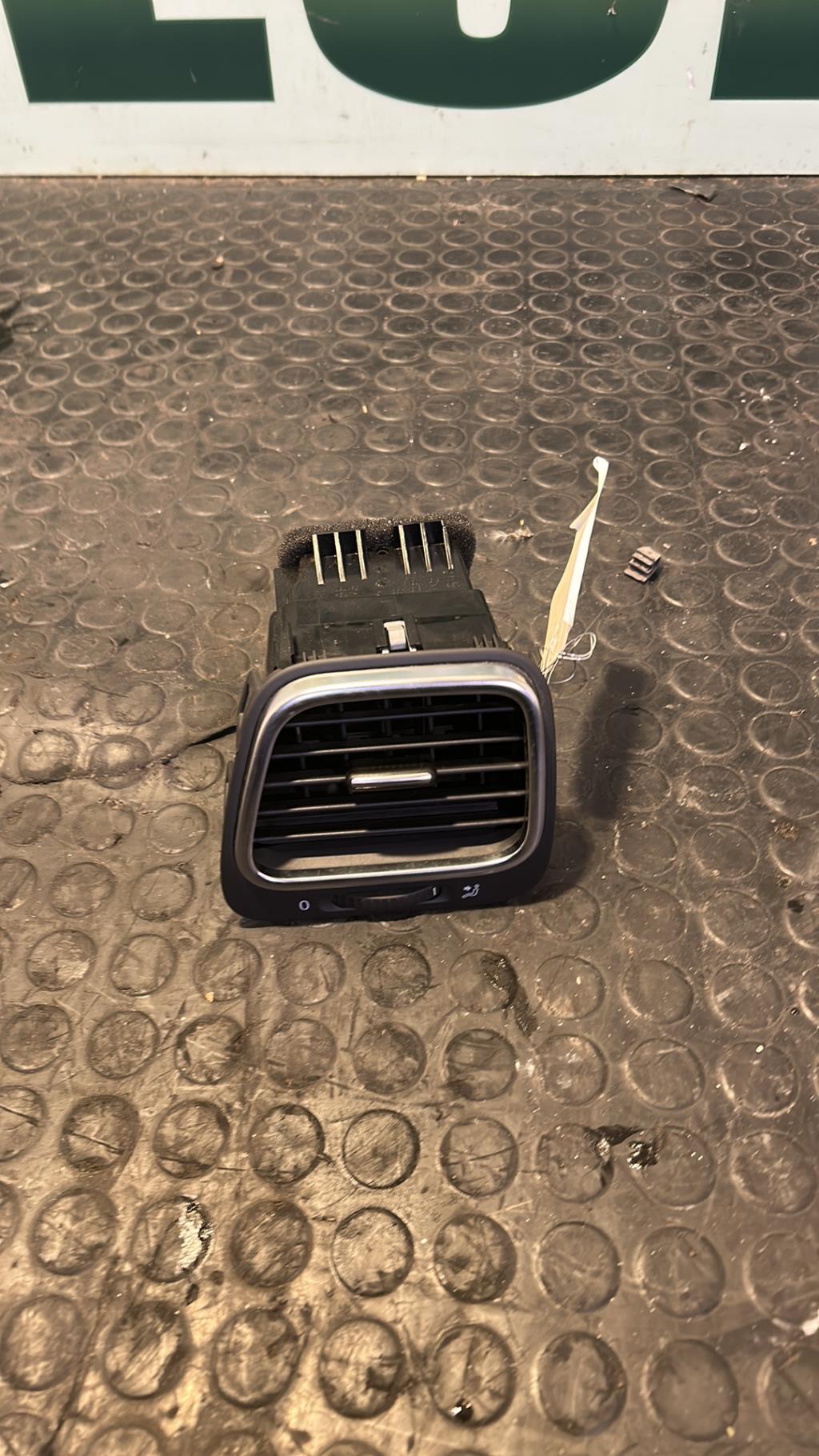 Aerateur tableau de bord VOLKSWAGEN EOS CABRIO PHASE 1 Diesel - 1