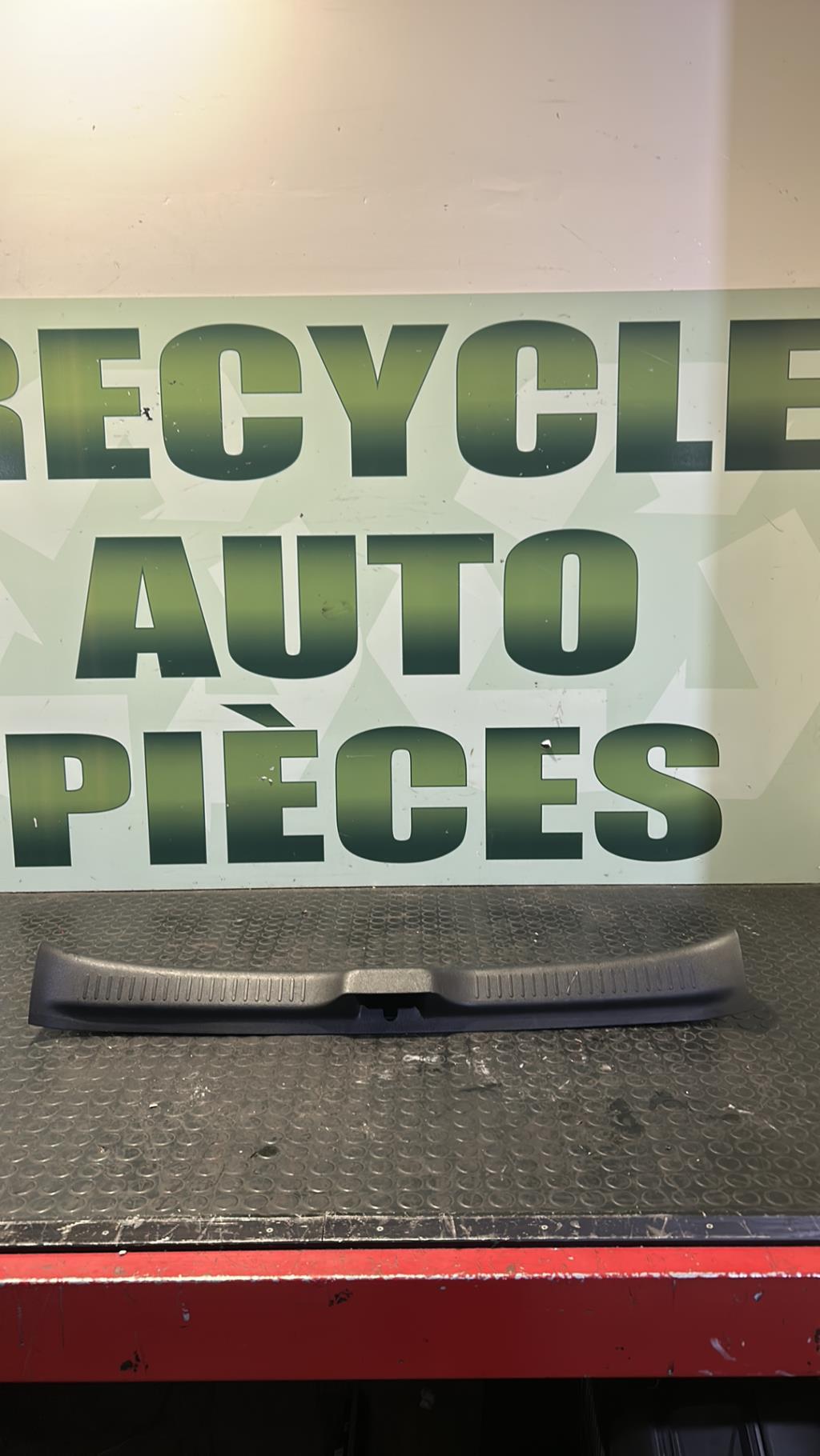 Baguette de coffre RENAULT CLIO 4 PHASE 2 Diesel - 1
