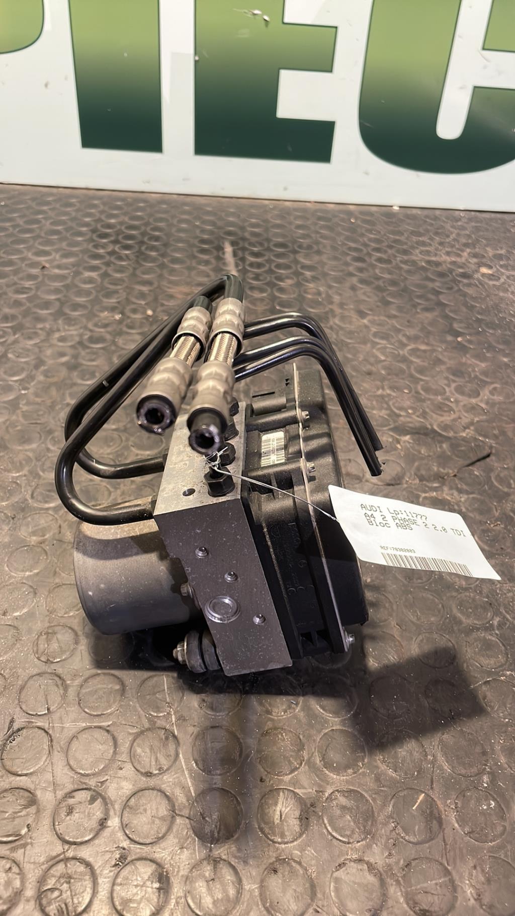 Bloc ABS (freins anti-blocage) AUDI A4 2 PHASE 2 Diesel - 1