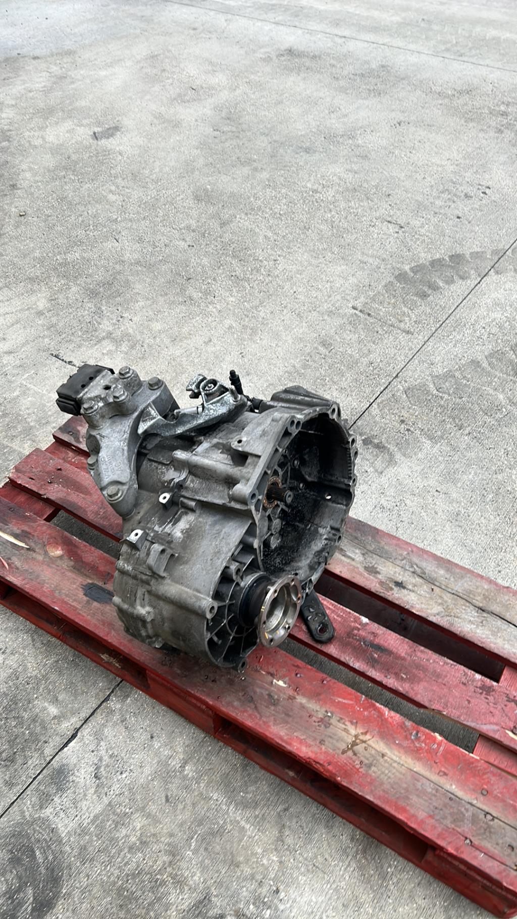 Boite de vitesses VOLKSWAGEN EOS CABRIO PHASE 1 Diesel - 1