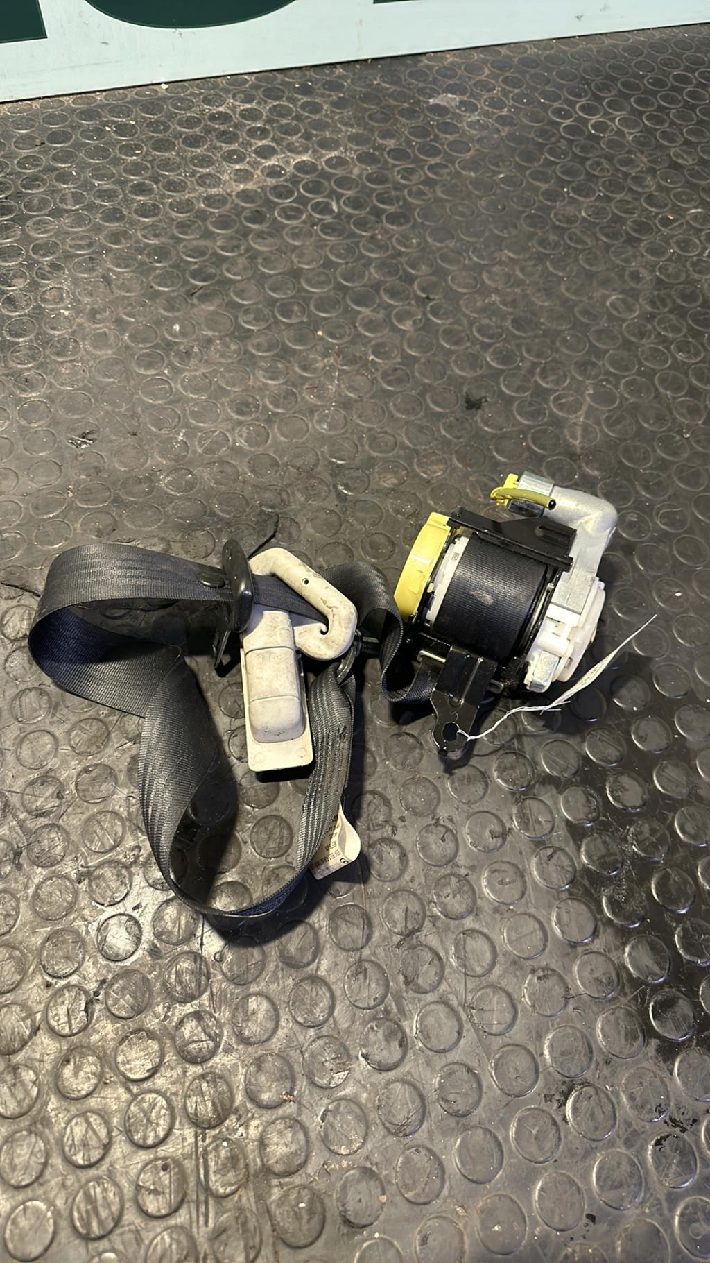 Ceinture avant gauche MAZDA 3 2 PHASE 1 Diesel - 1