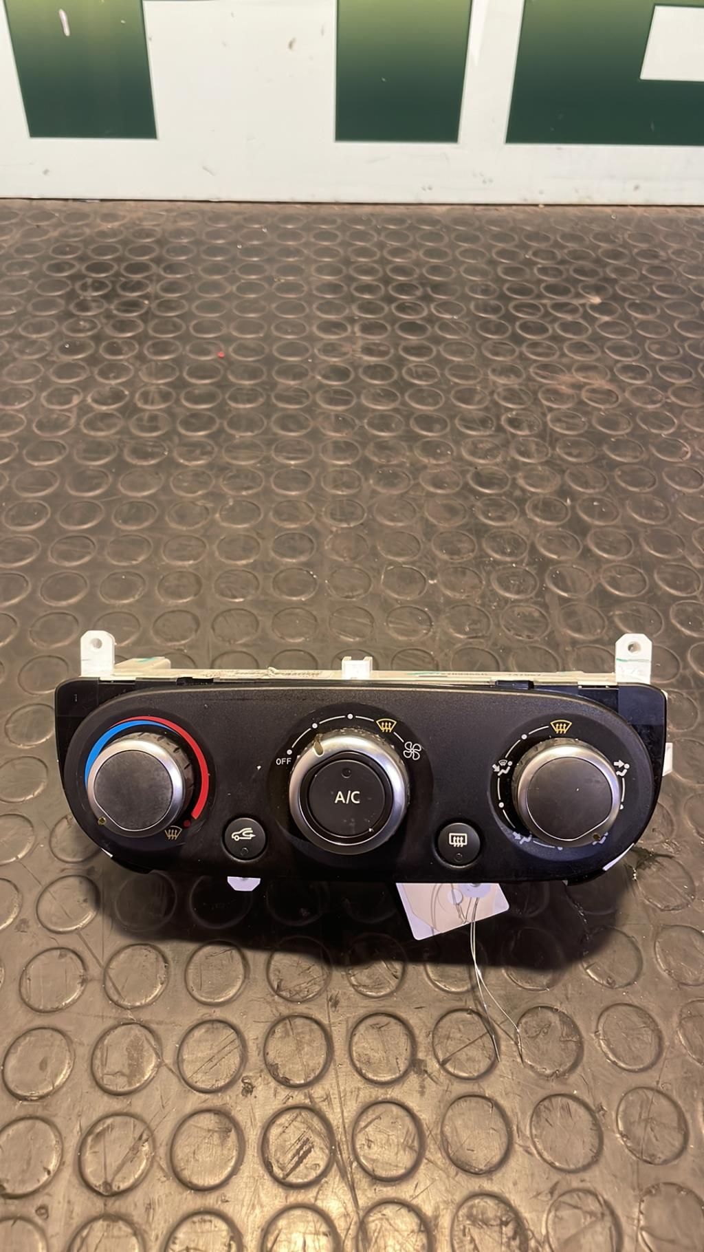 Commande chauffage RENAULT CLIO 4 PHASE 2 Diesel - 1