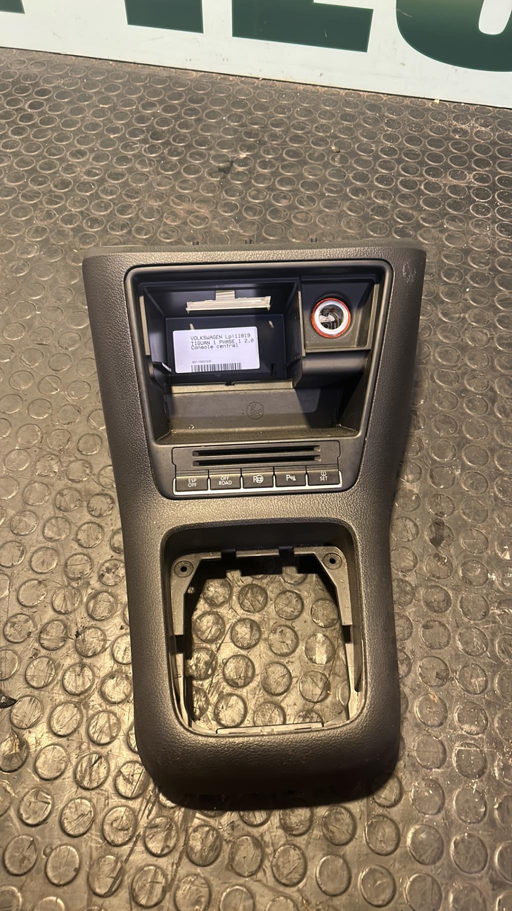 Console central (interieur plastique) VOLKSWAGEN TIGUAN 1 PHASE 1 Diesel - 1