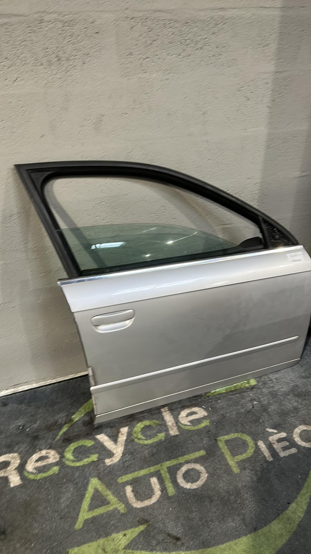 Porte avant droit AUDI A4 2 PHASE 2 Diesel - 1