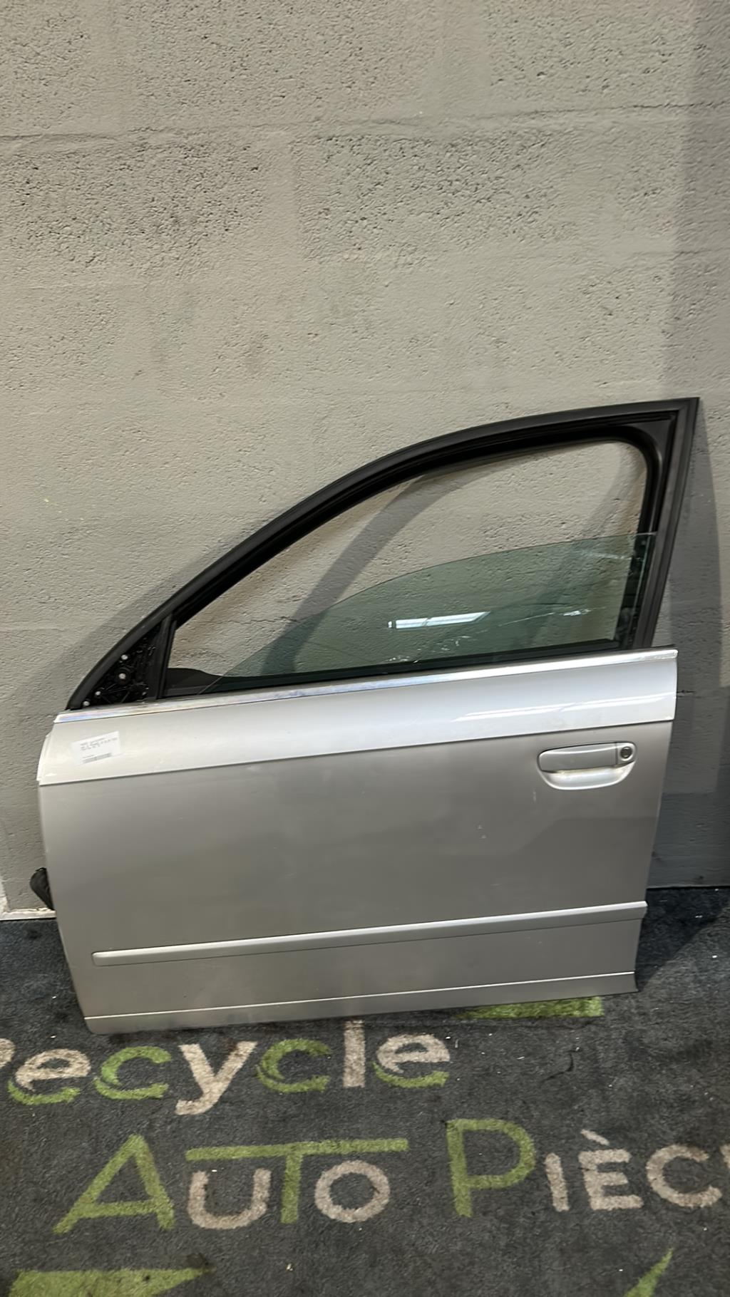 Porte avant gauche AUDI A4 2 PHASE 2 Diesel - 1