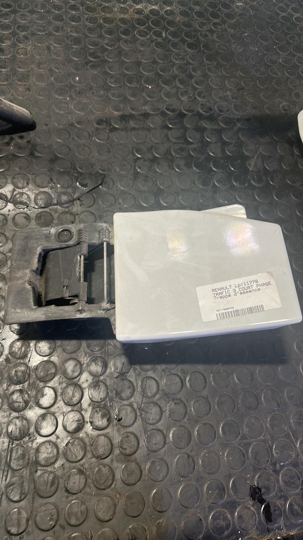 Trappe d'essence RENAULT TRAFIC 3 COURT PHASE 1 Diesel - 1
