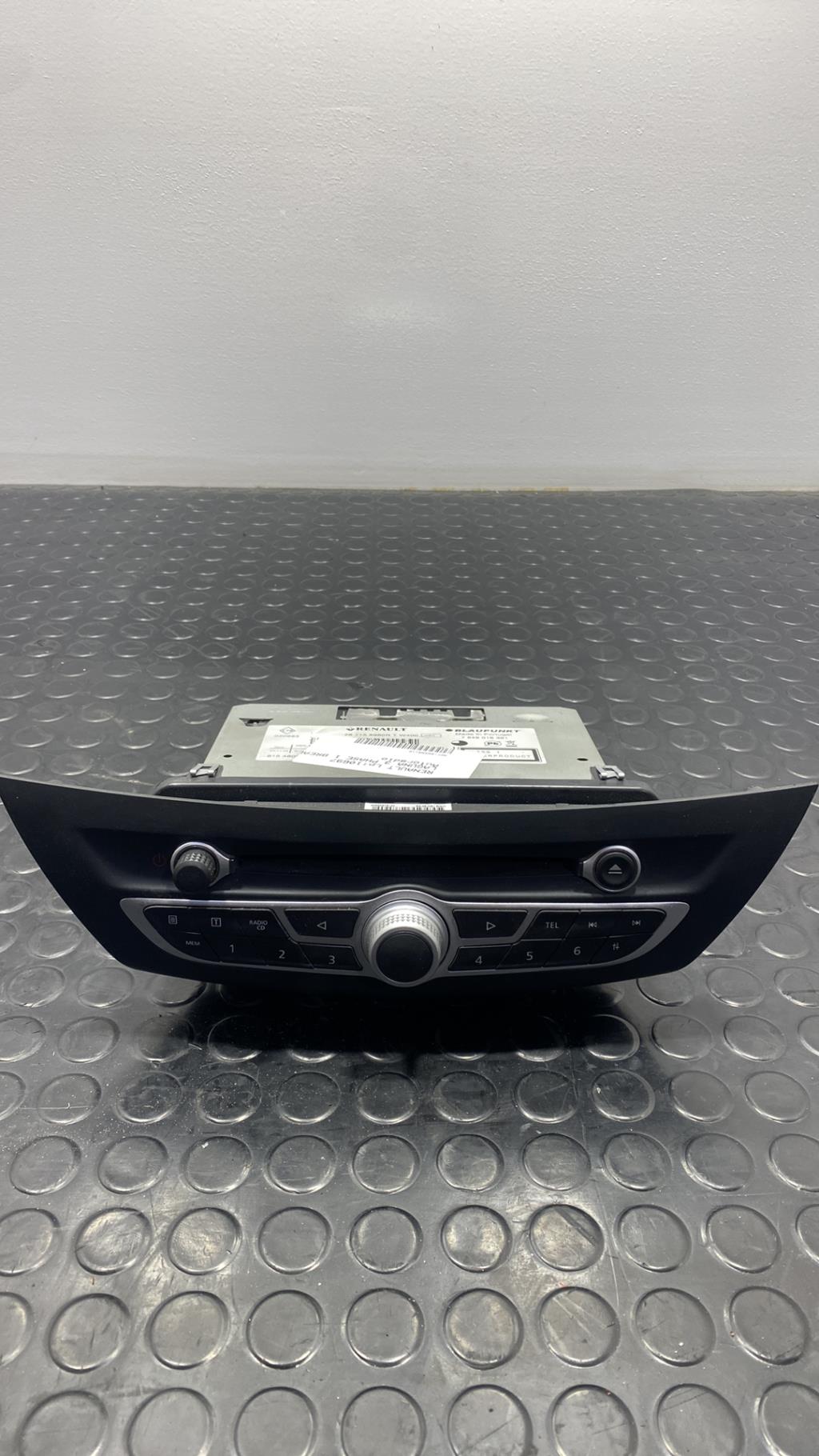 Autoradio RENAULT LAGUNA 3 PHASE 1 BREAK Diesel - 1