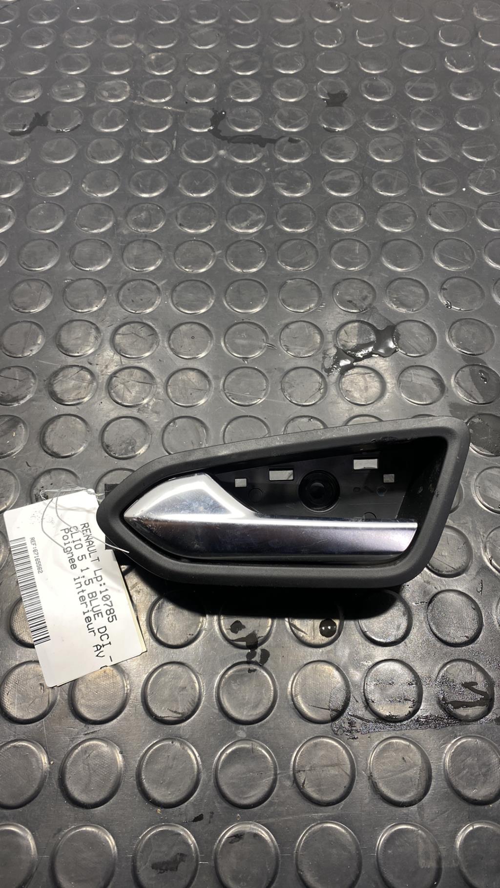Poignee interieur avant gauche RENAULT CLIO 5 PHASE 1 Diesel - 1