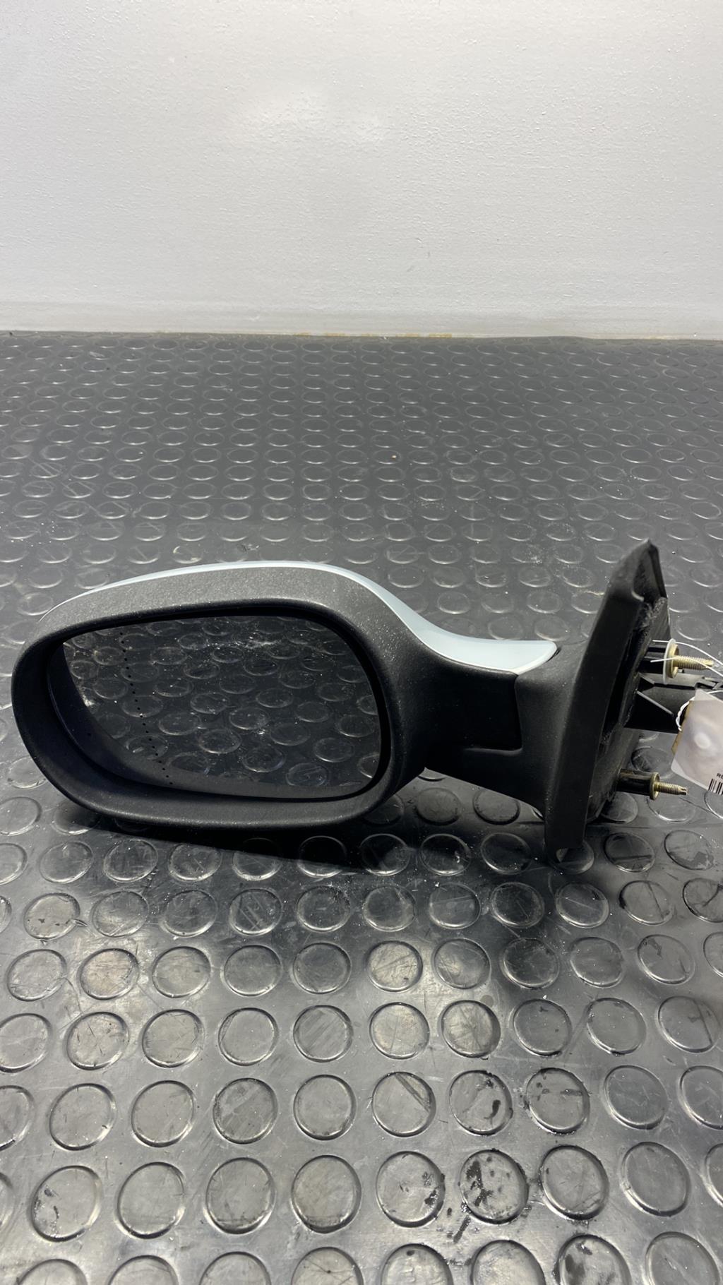 Retroviseur gauche RENAULT MEGANE 1 BREAK Essence - 1