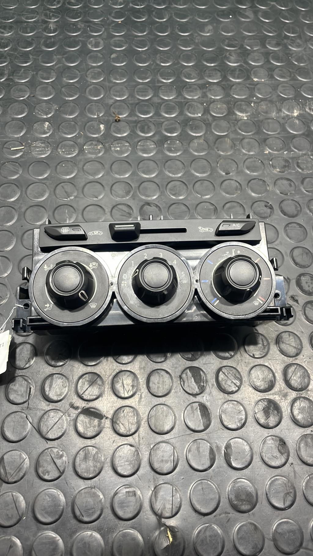 Commande chauffage CITROEN C3 2 PHASE 1 Essence - 1