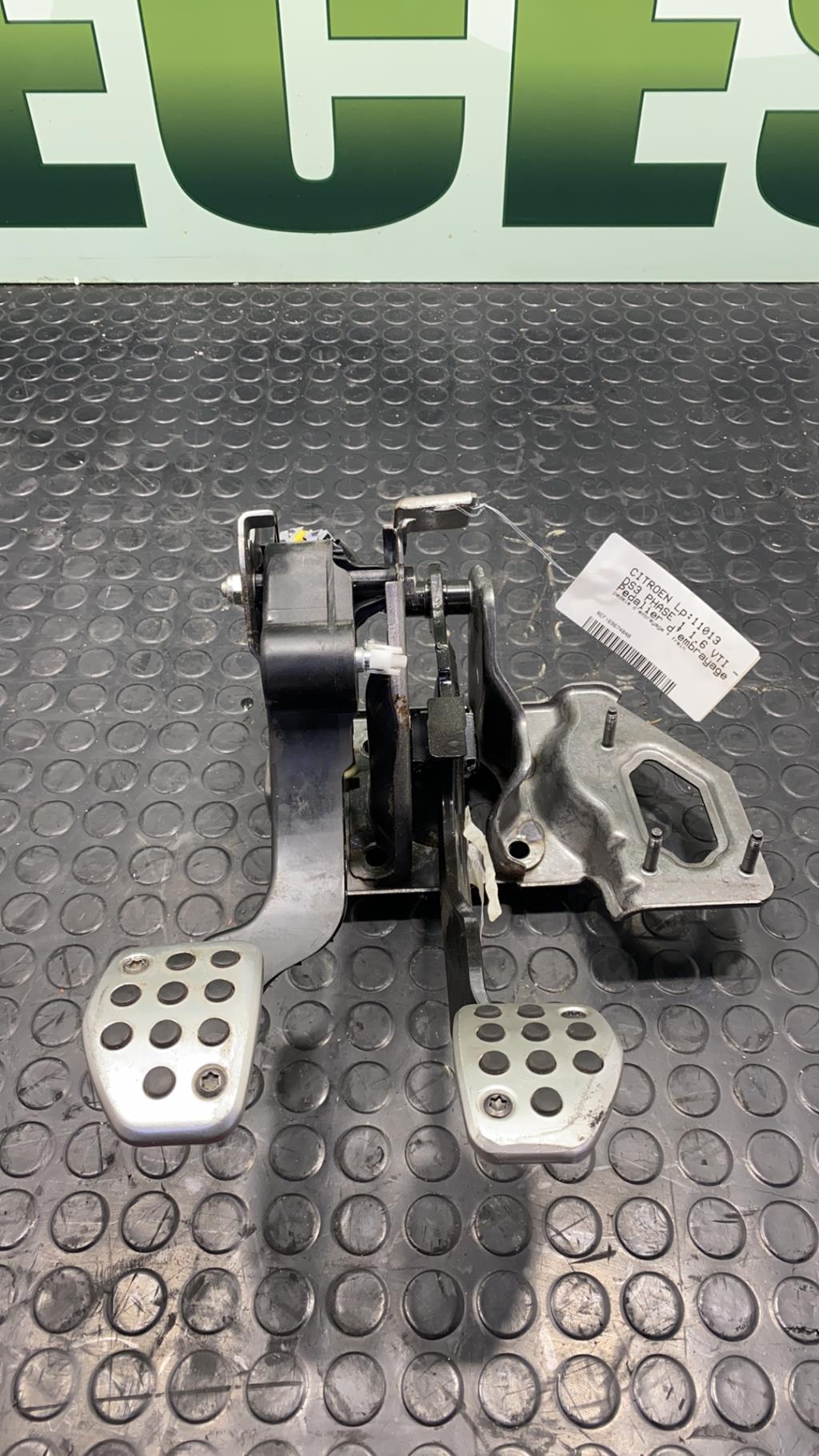 Pedale d'embrayage CITROEN DS3 PHASE 1 Essence - 1