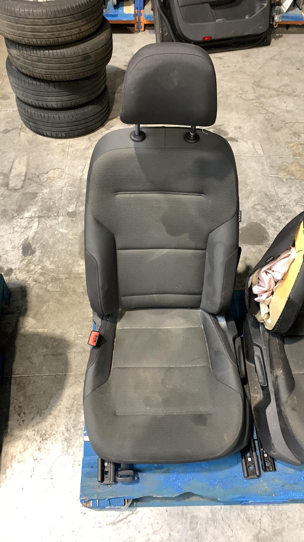Siege avant gauche VOLKSWAGEN GOLF 7 PHASE 2 Diesel - 1