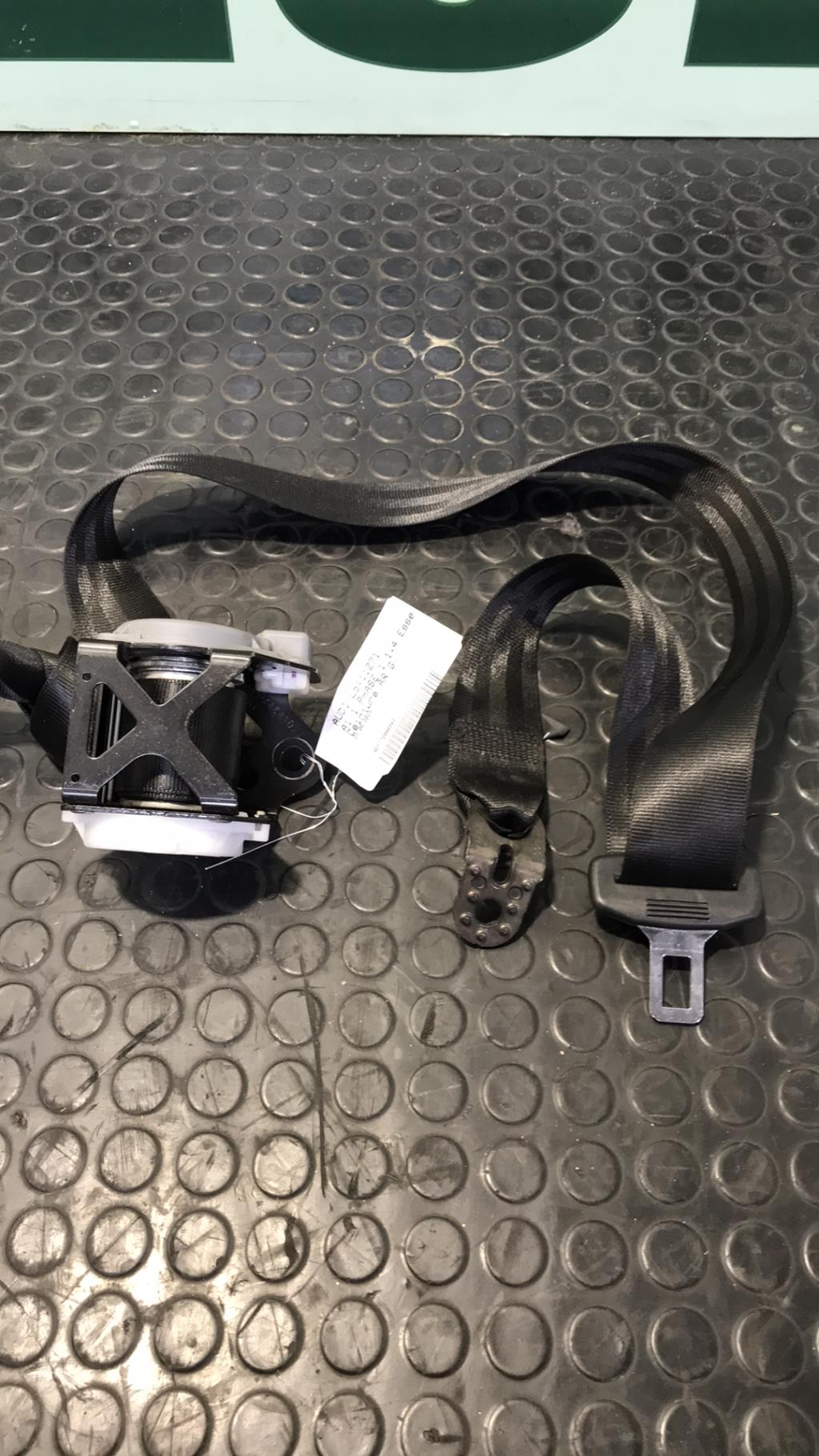 Ceinture arriere gauche AUDI A1 1 PHASE 1 Essence - 1