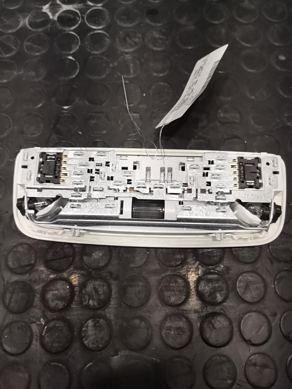 Eclairage de plafonnier MERCEDES CLASSE A 176  - 1