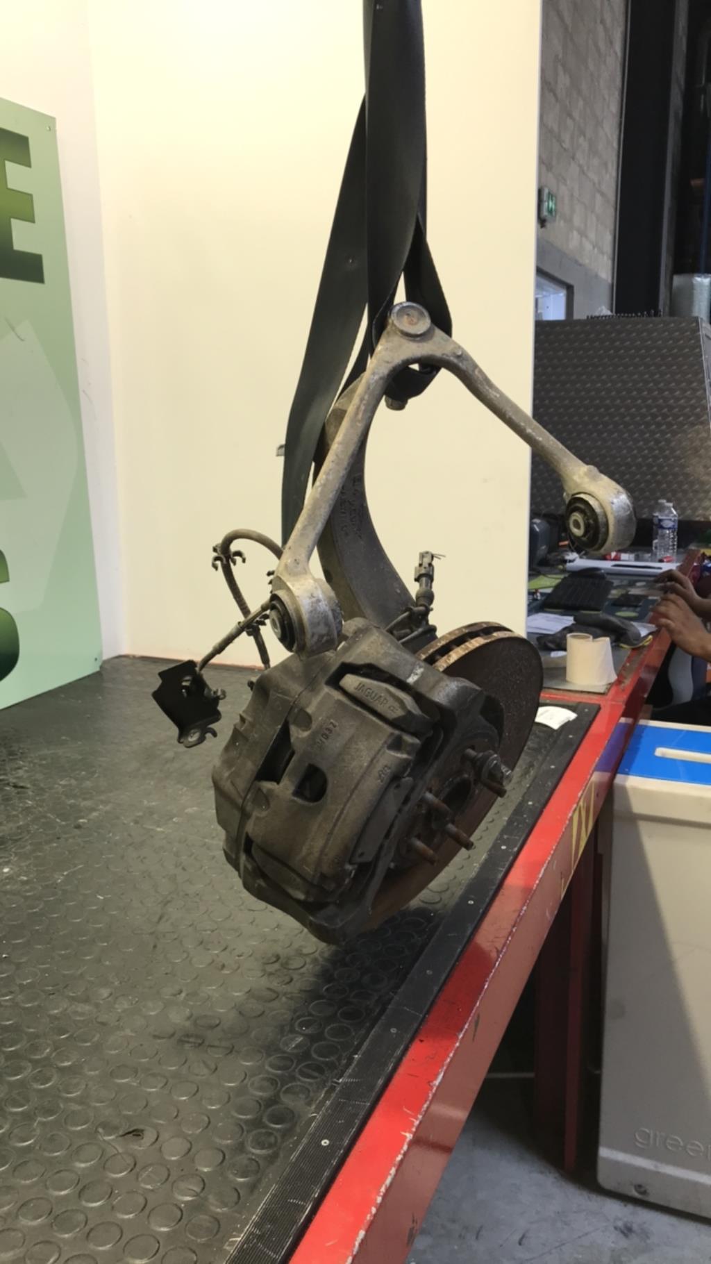 Fusee avant droit JAGUAR XF 1 PHASE 1 Diesel - 1