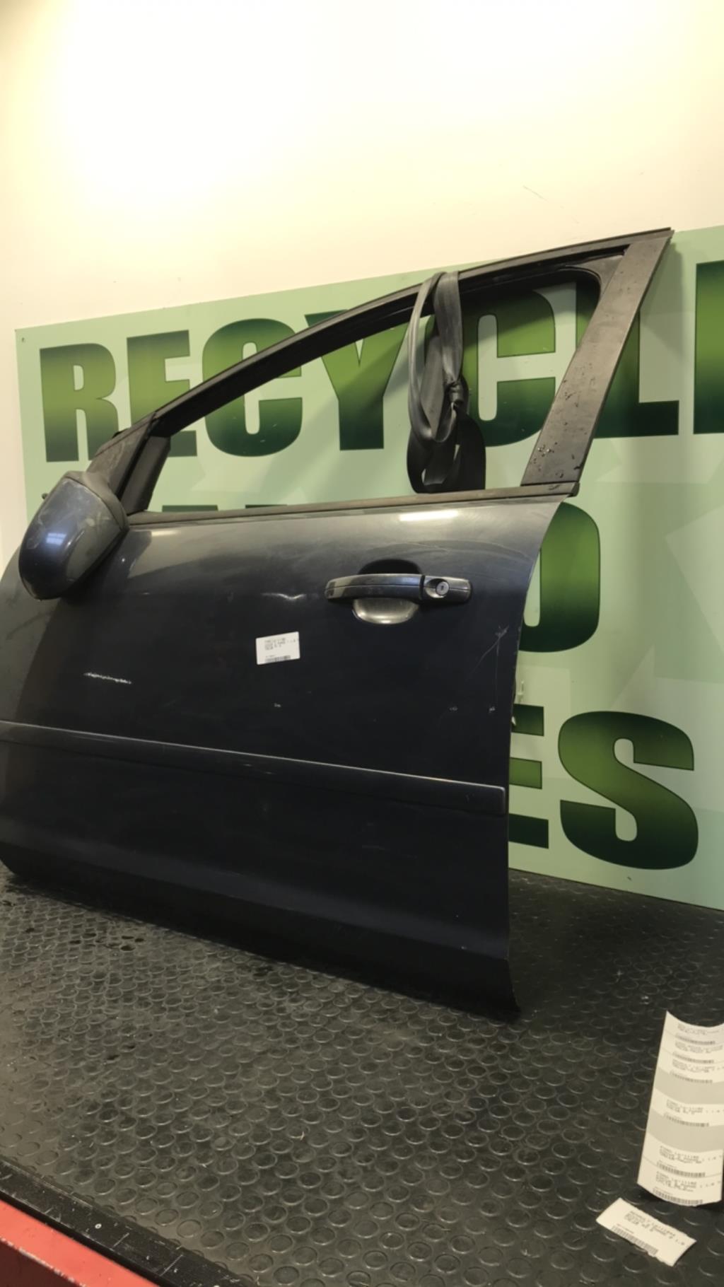 Porte avant gauche FORD FOCUS 2 PHASE 1 Diesel - 1