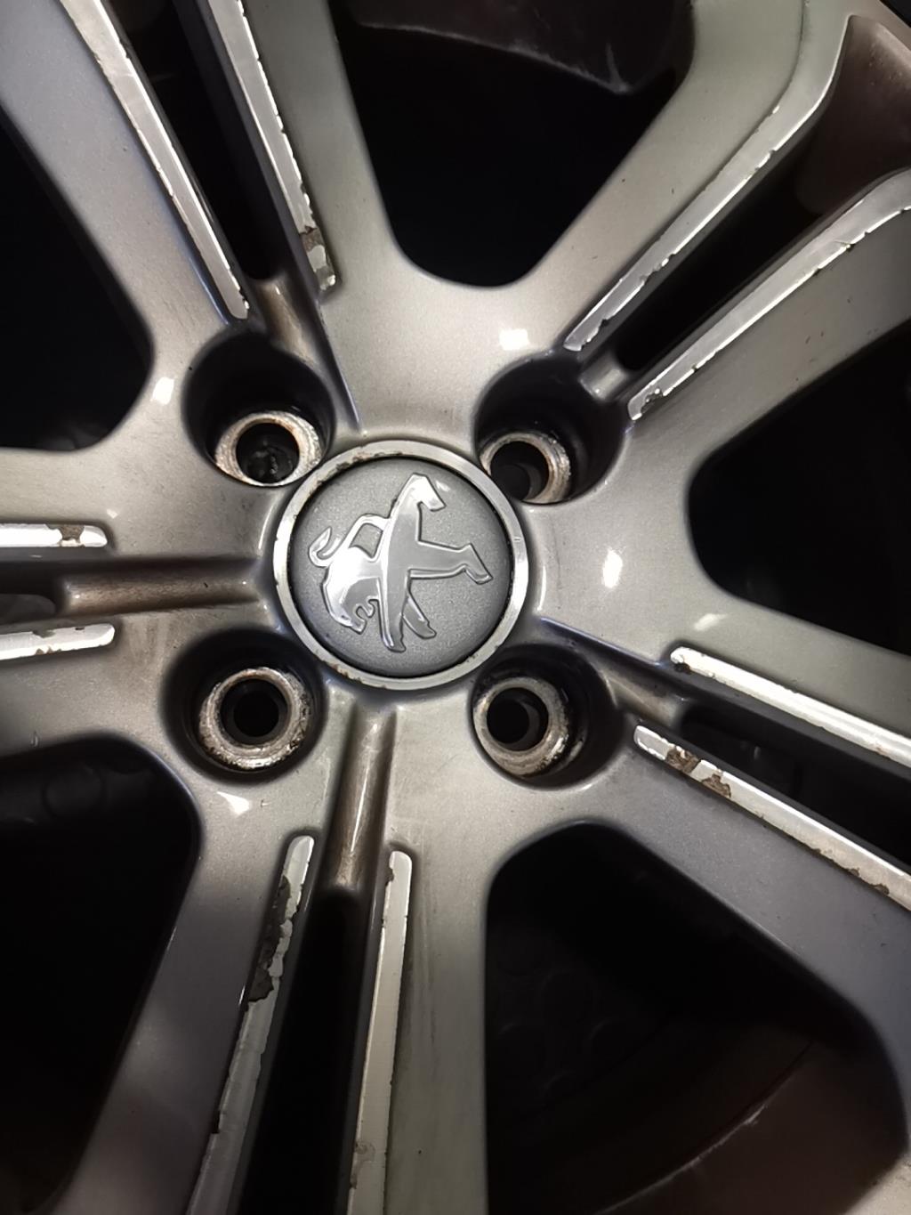 Roue PEUGEOT 208 1  - 1
