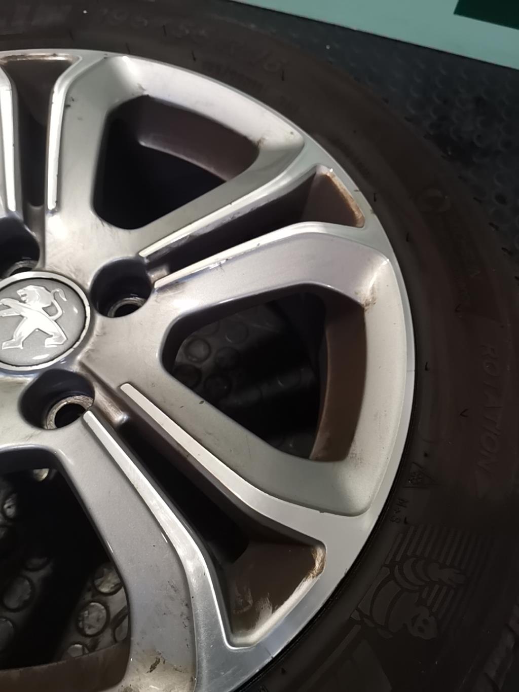 Roue PEUGEOT 208 1  - 1