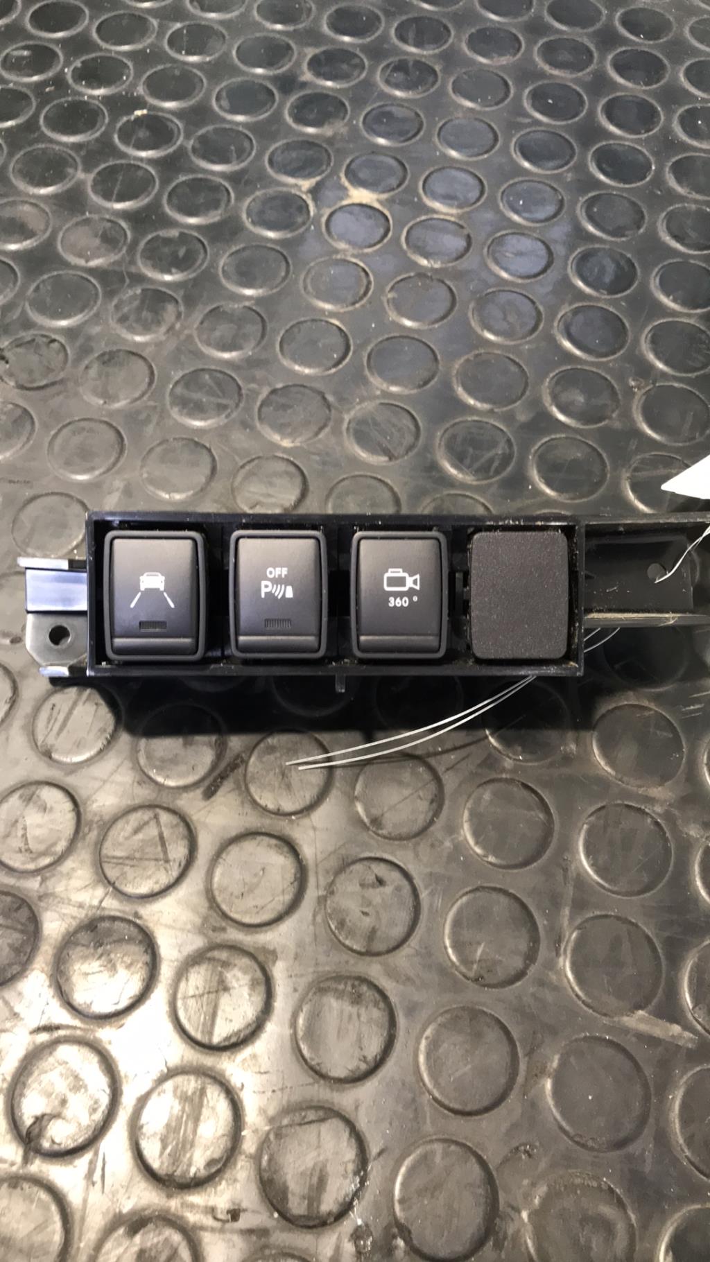 Bouton/Interrupteur MERCEDES CLASSE X 470 Diesel - 1