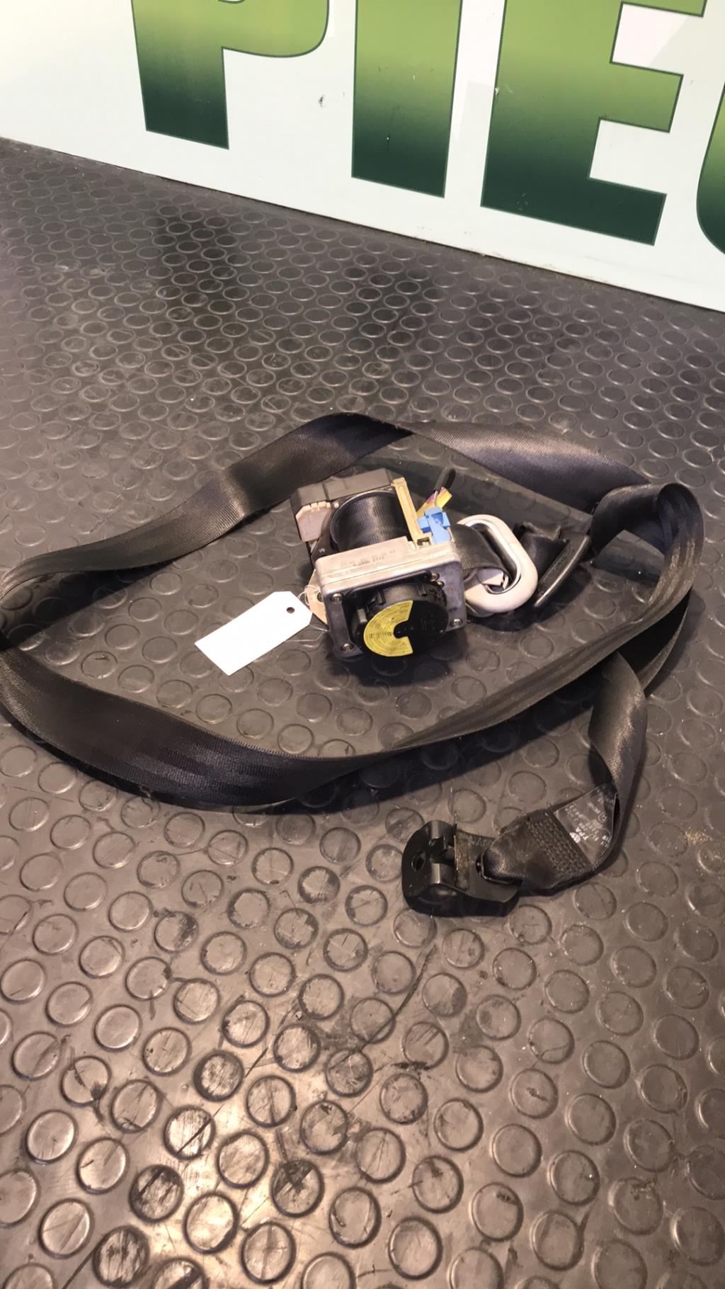Ceinture avant droit VOLKSWAGEN GOLF 4 Diesel - 1
