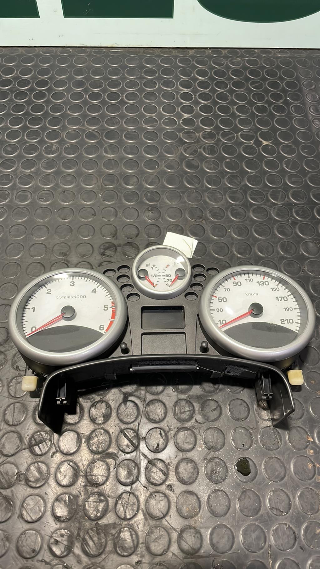 Compteur PEUGEOT 207 PHASE 1 Diesel - 1