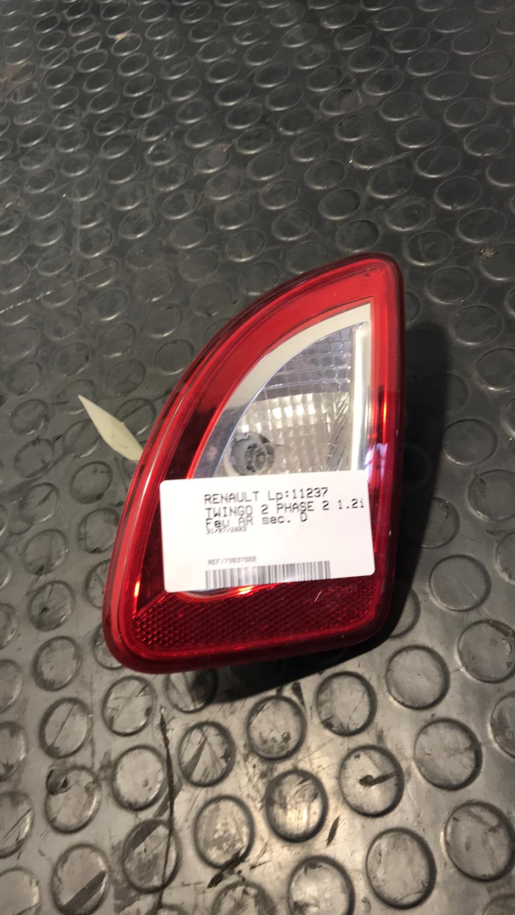 Feu arriere secondaire droit (feux) RENAULT TWINGO 2 PHASE 2 Essence - 1