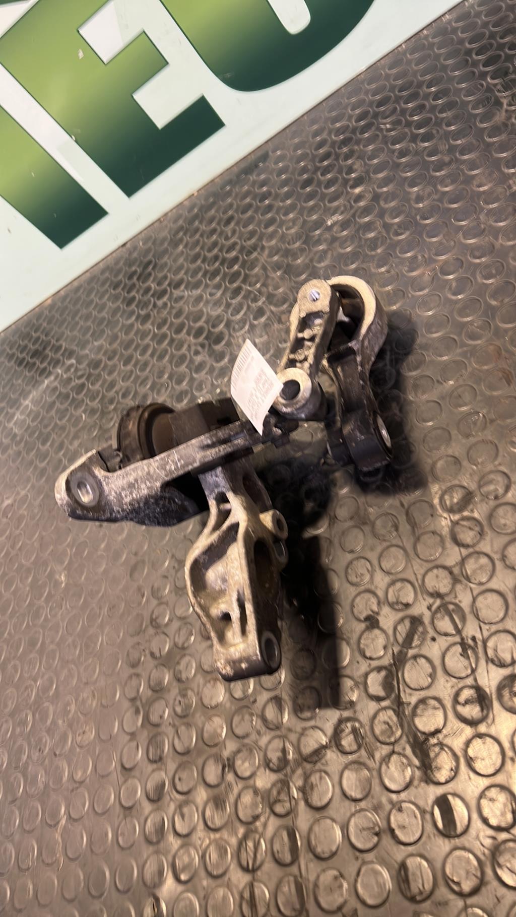 Support moteur droit RENAULT TRAFIC 3 COURT PHASE 1 Diesel - 1