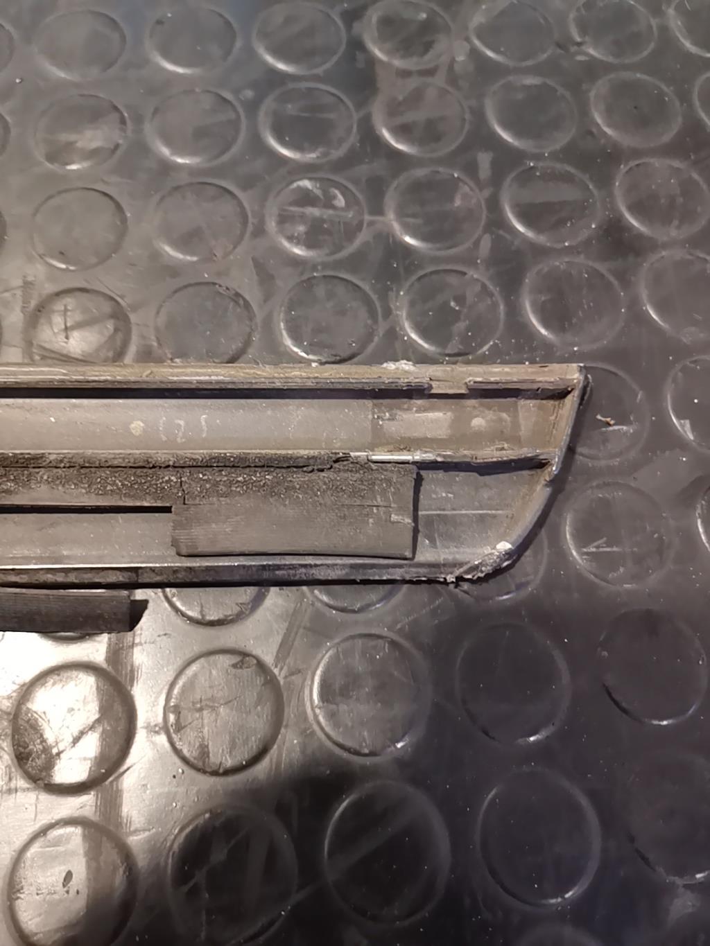 Baguette de porte avant gauche AUDI A3 2 PHASE 1 Diesel - 1