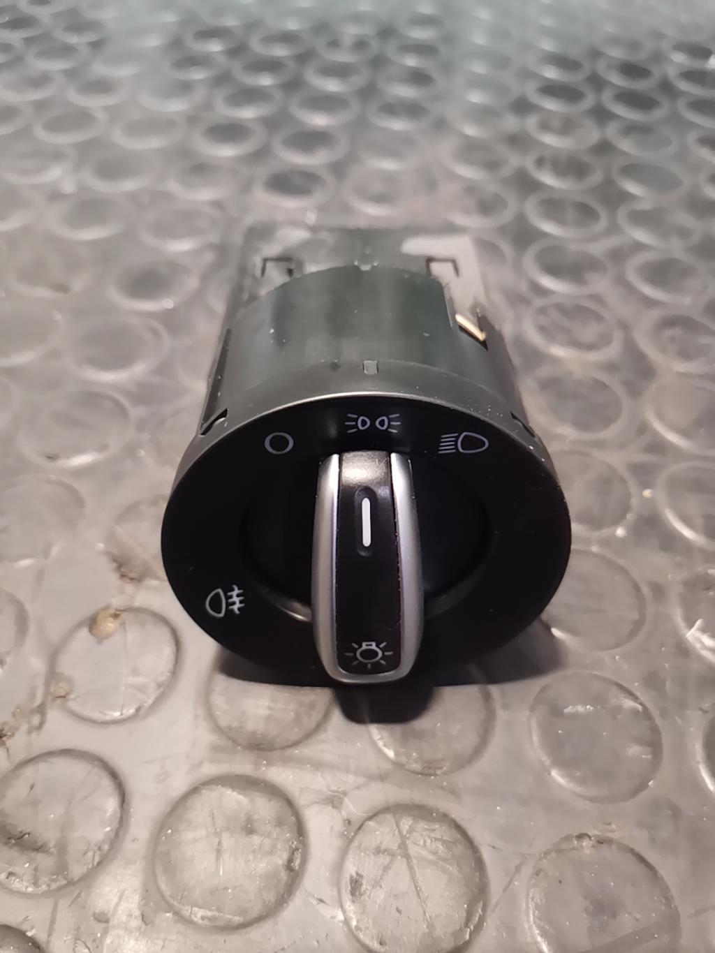 Commande de phare VOLKSWAGEN POLO 5 PHASE 1 Essence - 1