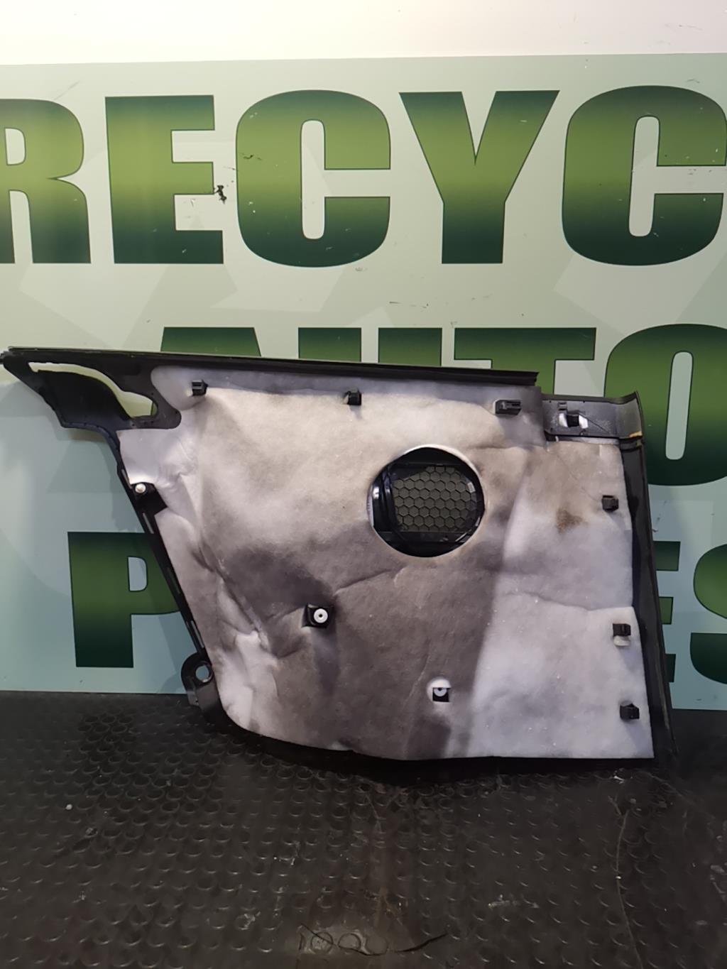 Panneau de porte arriere droit AUDI A3 2 PHASE 1 Diesel - 1