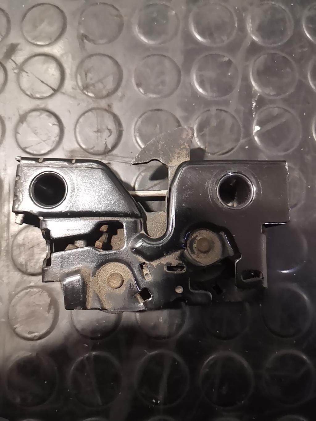 Serrure de capot VOLKSWAGEN GOLF 7 PHASE 1 Essence/Hybride - 1