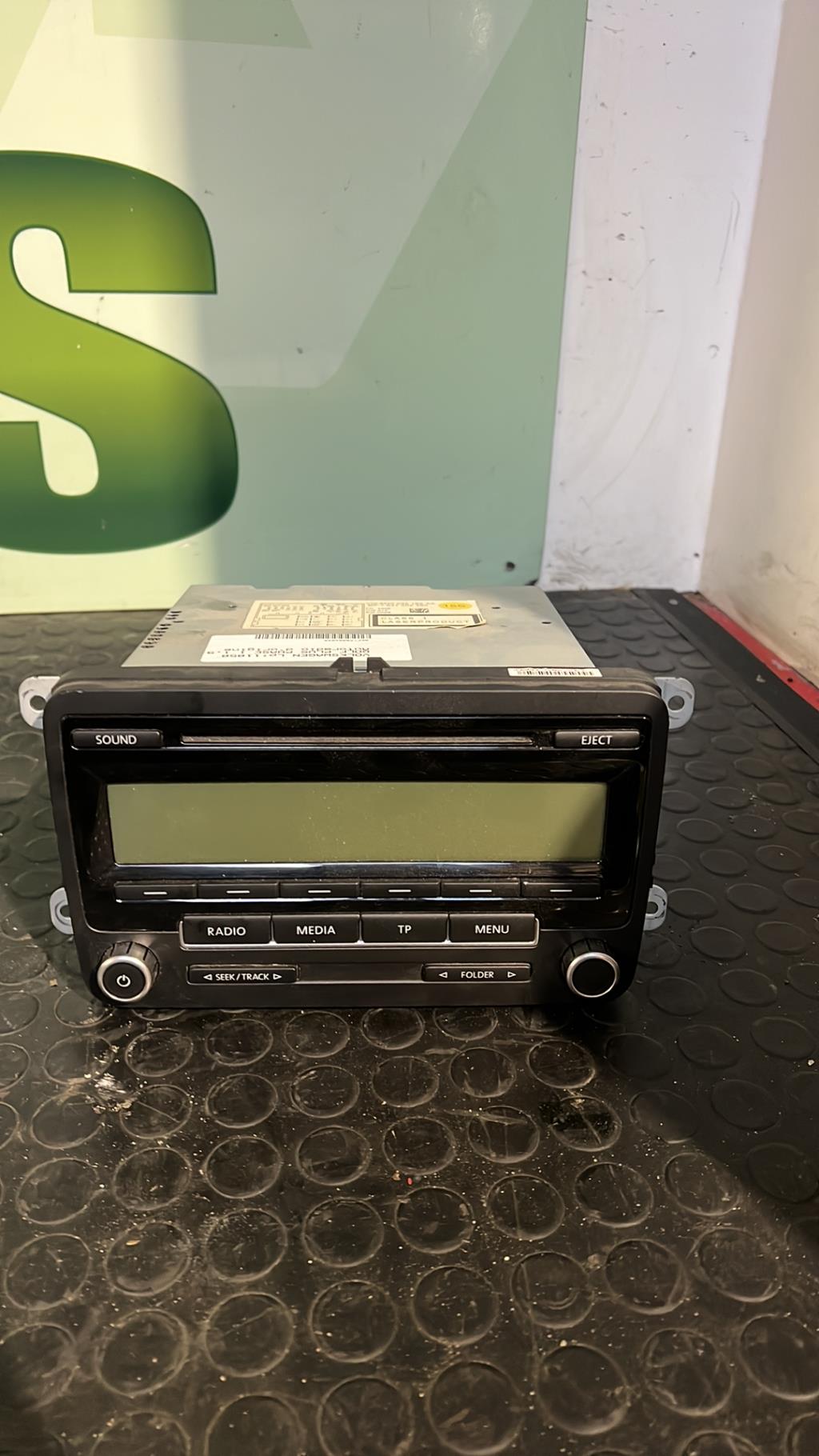 Autoradio d'origine VOLKSWAGEN GOLF PLUS PHASE 1 Diesel - 1