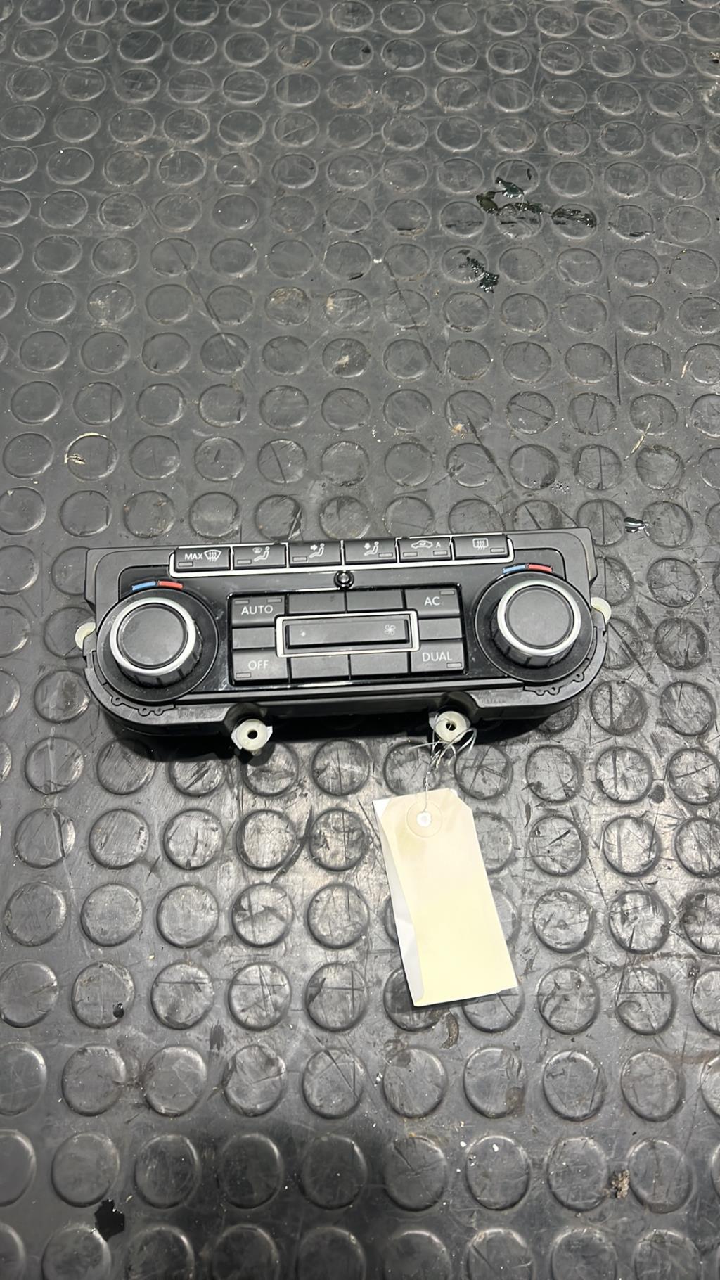 Commande chauffage VOLKSWAGEN GOLF 6 Diesel - 1