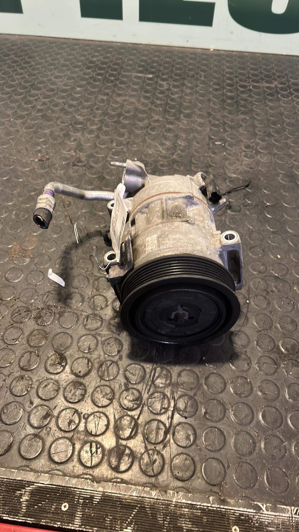 Compresseur clim CITROEN C4 2 PHASE 1 Essence - 1