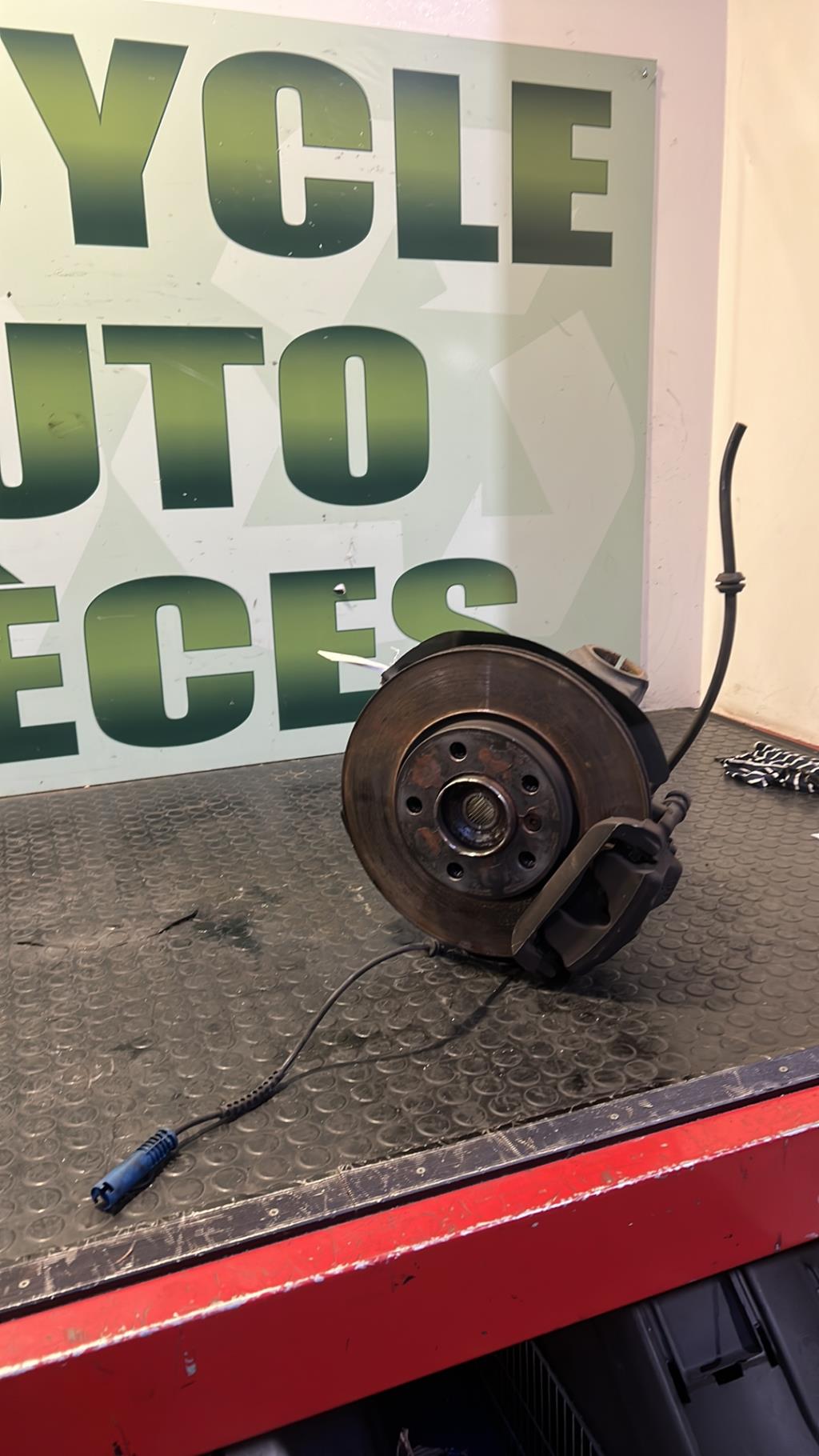 Moyeu avant droit MINI MINI 2 R61 PACEMAN COUPE Diesel - 1