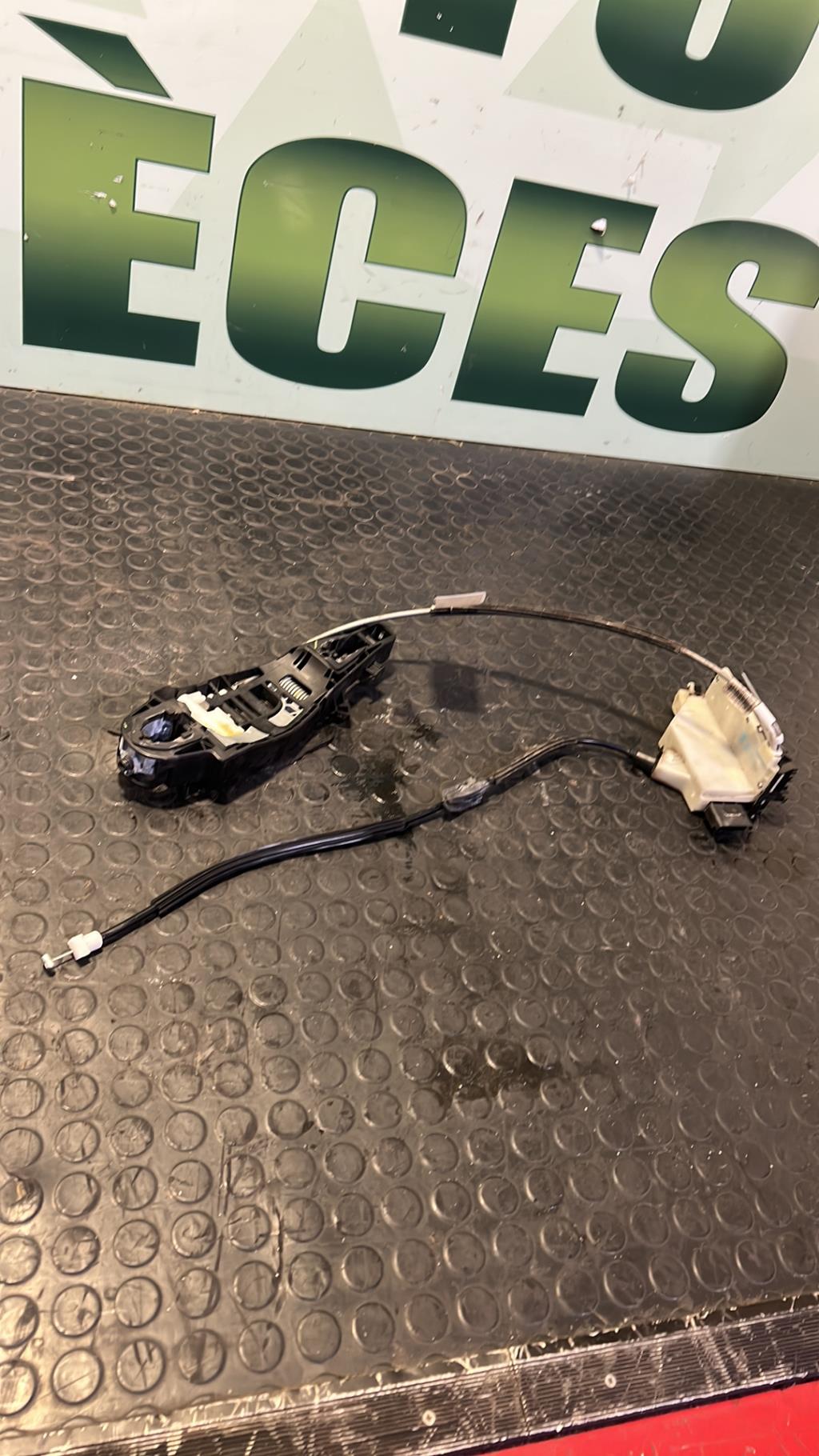 Serrure arriere gauche CITROEN C4 2 PHASE 1 Essence - 1