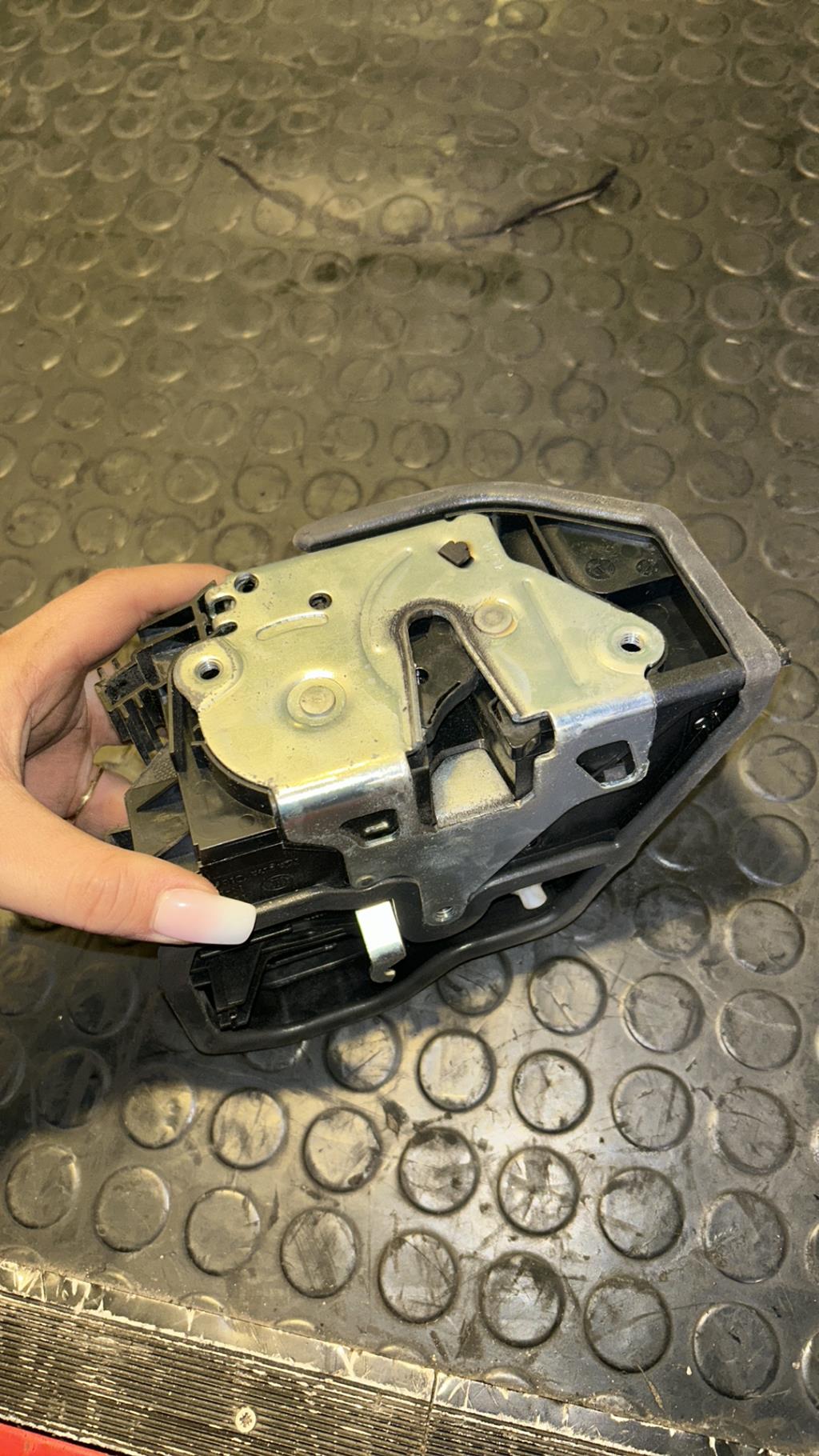 Serrure avant gauche MINI MINI 2 R61 PACEMAN COUPE Diesel - 1