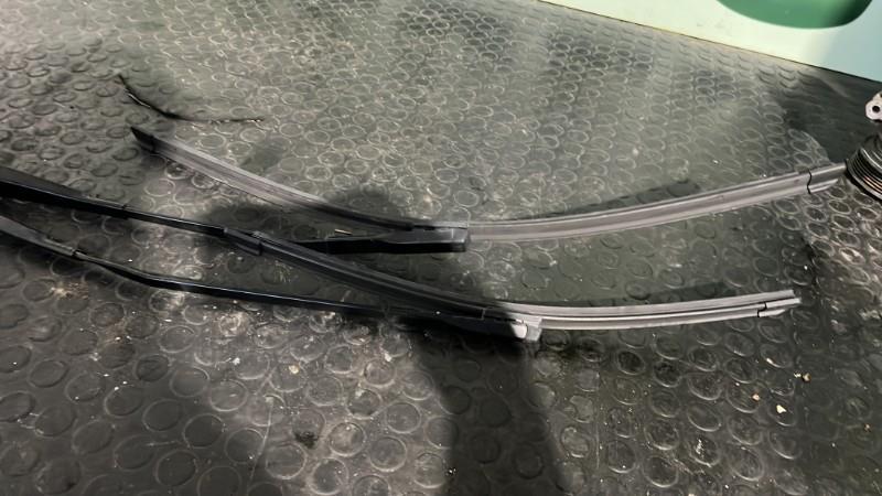 Bras essuie glace avant AUDI A3 3 PHASE 1 Essence - 1