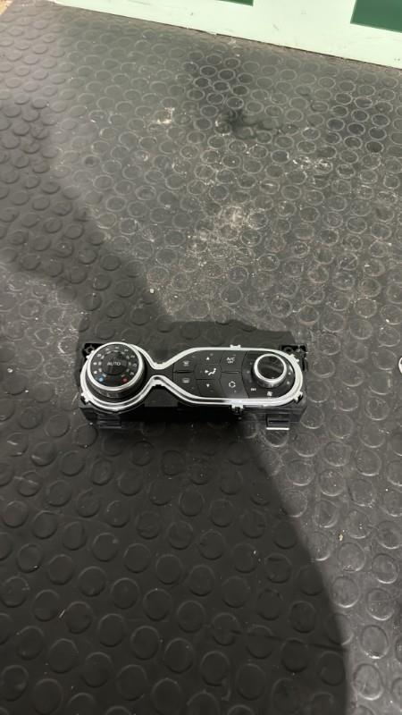 Commande chauffage RENAULT TWINGO 3 PHASE 1 Essence - 1