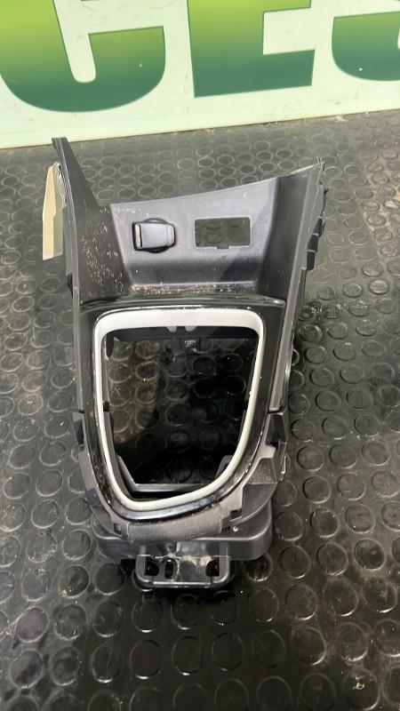 Console central (interieur plastique) RENAULT CLIO 4 PHASE 2 Essence - 1