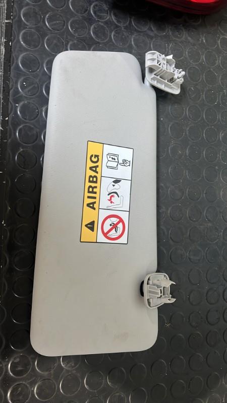 Pare soleil droit RENAULT CLIO 4 PHASE 2 Essence - 1