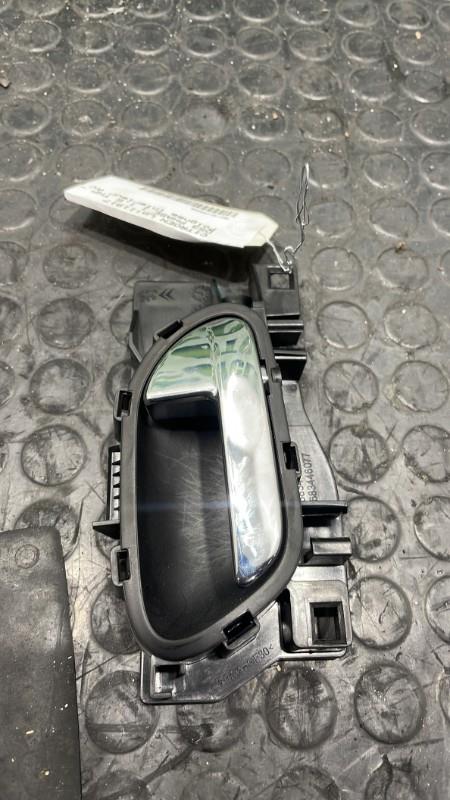 Poignee interieur avant droit CITROEN DS3 PHASE 1 Essence - 1