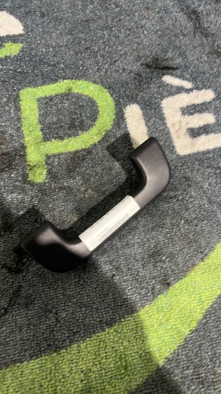 Poignee de maintien avant droit AUDI A3 3 SPORTBACK PHASE 2 Diesel - 1