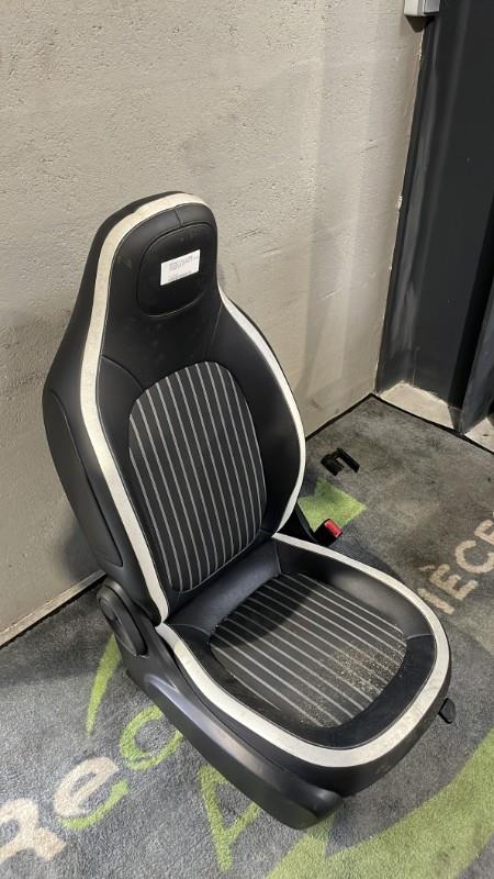 Siege avant droit RENAULT TWINGO 3 PHASE 2 Essence - 1